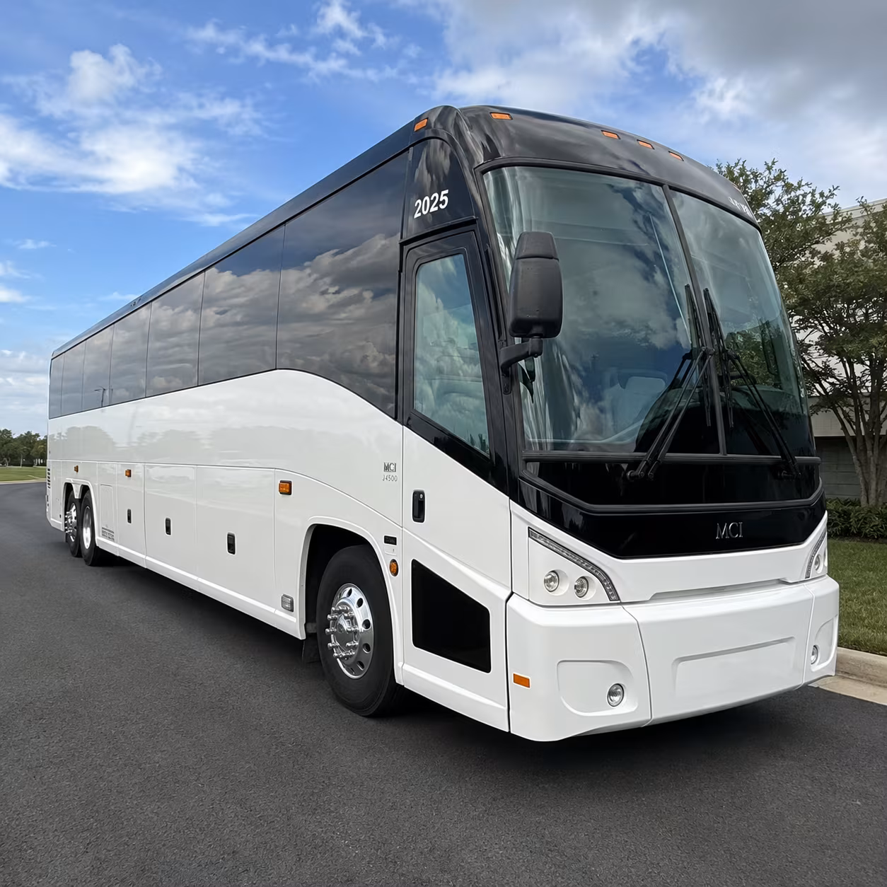 employee shuttle buses for thornton warehouse and distribution groups