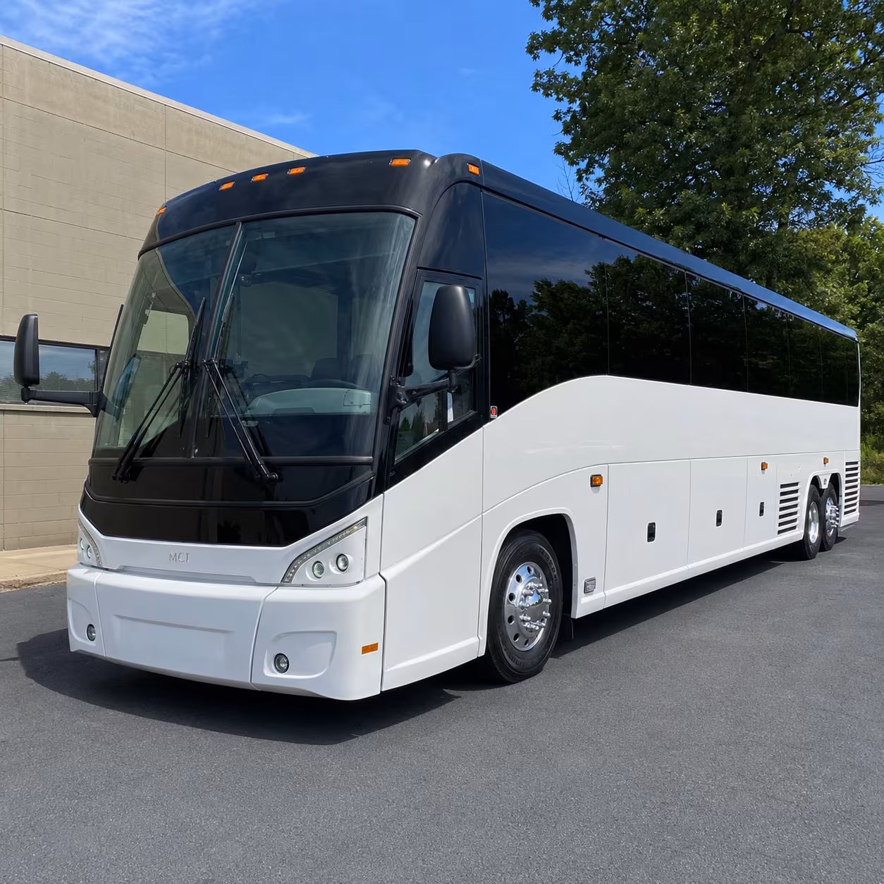hotel and resort shuttle buses from den to thornton and the north denver suburbs